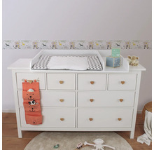Witte commode met aankleedkussen, hartgrepen en wandzak