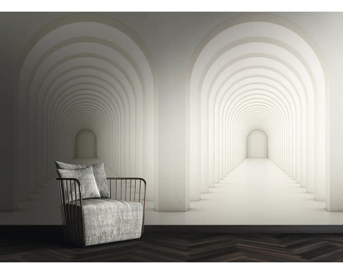 Wandafbeelding met een tunnelpatroon, met een fauteuil