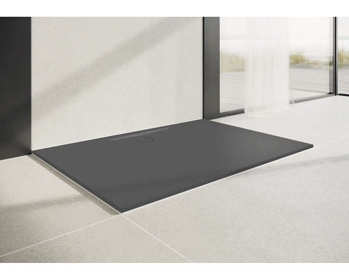 Gelijkvloerse douchebak in badkamer