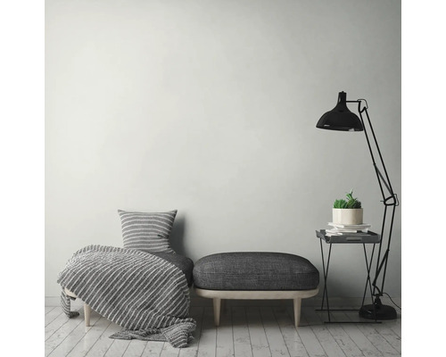 Interieur met zitmeubelen, vloerlamp en plant