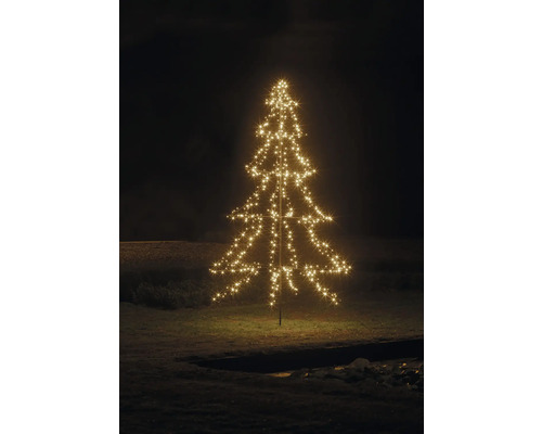 Verlichte kerstboom voor buiten met warmwitte lampjes.