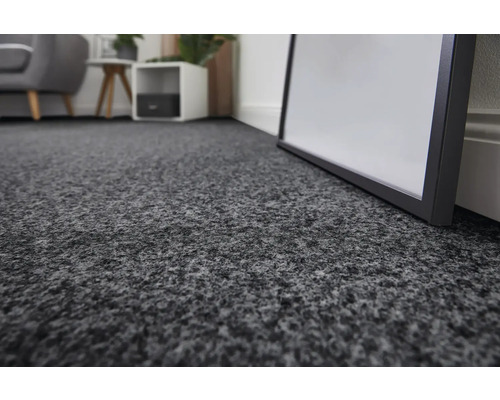 Grijs tapijt in interieur