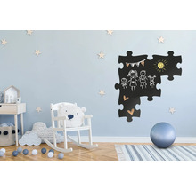 Decoratieve kinderkamer met puzzelbord aan de muur, kinderkamerontwerp