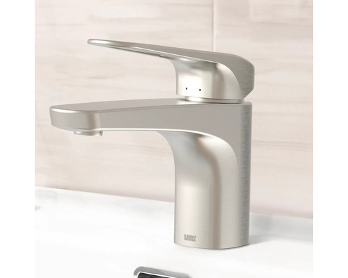 Wastafelkraan van metaal