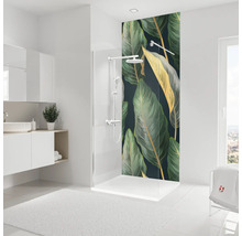 Badkamer met douche, douchearmatuur en achterwand met plantmotief