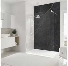 Lichte badkamer met douche, douchepaneel met marmerlook en wastafel