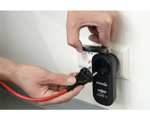 Starmix Cordless Control stopcontact met stekker in gebruik.