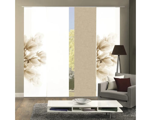 Decoratieve schuifgordijnen in de woonkamer met bloemmotief