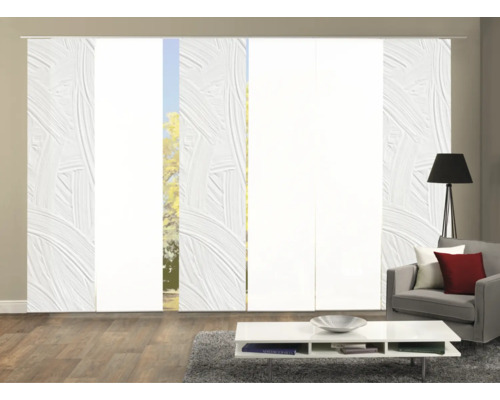 Kamerzicht met schuifgordijnen voor een raampartij