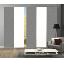 Woonkamer met schuifgordijnen voor raamdecoratie
