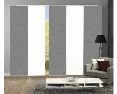 Woonkamer met schuifgordijnen voor raamdecoratie