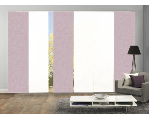 Woonkamer met schuifgordijnen als raamdecoratie