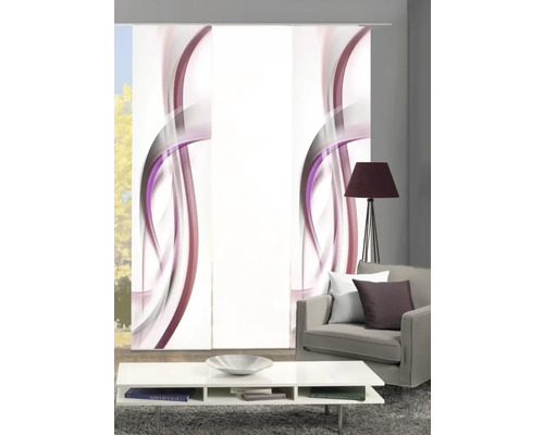 Woonkamer met schuifgordijnen met abstract patroon