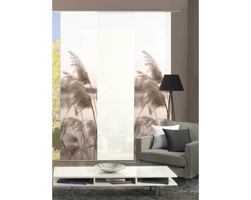 Woonkamer met schuifgordijnen met natuurmotief