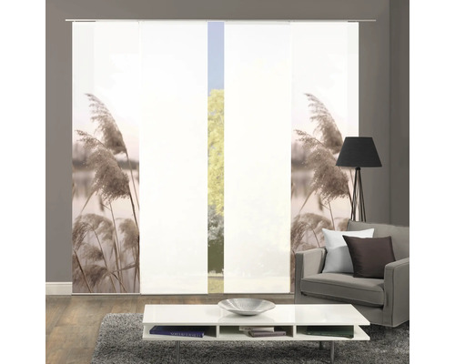 Decoratief schuifgordijn met natuurmotief in de woonkamer