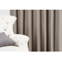 Decoratieve stof en fauteuil met kussen