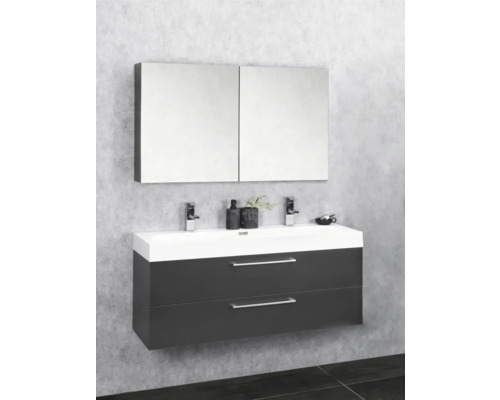 Hangende wastafel met twee laden, waskom en spiegelkast in de badkamer.