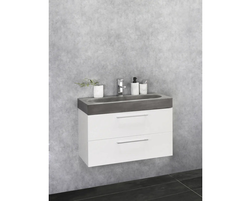 Wastafelmeubel met twee laden en opzetwastafel in badkamer