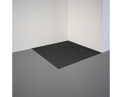 Inloopdouche met douchegoot in een badkamer