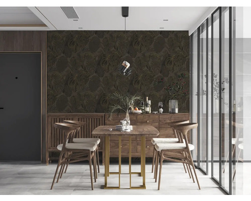 Eetkamer met eettafel, stoelen en behang met patroon