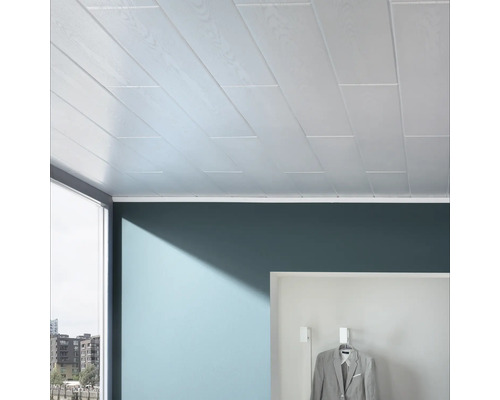 Kamerplafond met houten panelen