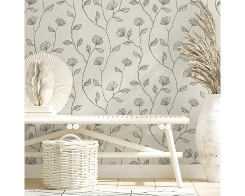 Decoratief behang met bloemmotief in interieur