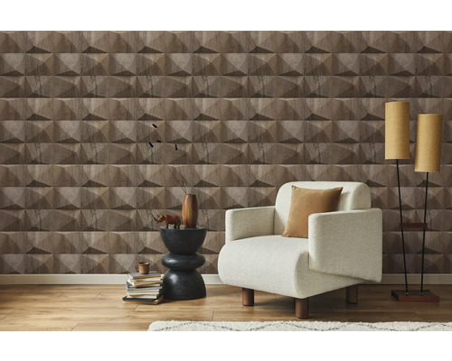 Woonkamer met 3D-wandpanelen in houtlook, fauteuil en vloerlamp