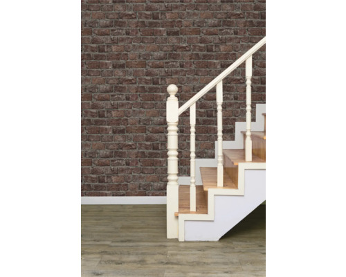 Detailopname van een trap voor een bakstenen muur voor renovatie en interieurontwerp