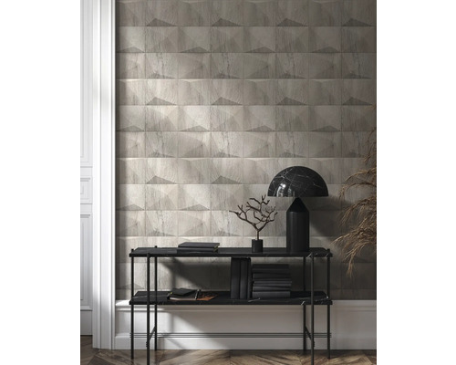 Decoratieve wand met geometrisch 3D-effect en houtlook in de woonkamer