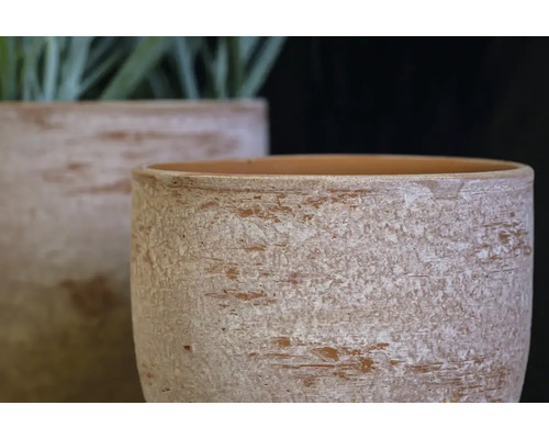 Terracotta bloempotten in detail