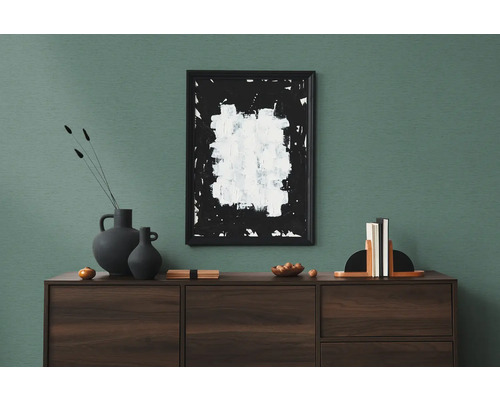 Woonkamer met dressoir, vazen en abstract schilderij