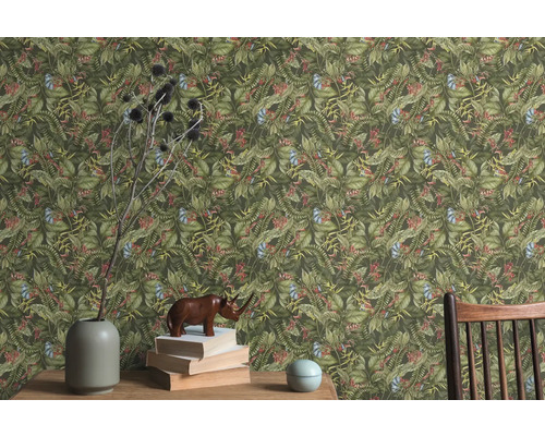 Behang met jungle motief in een woonkamer