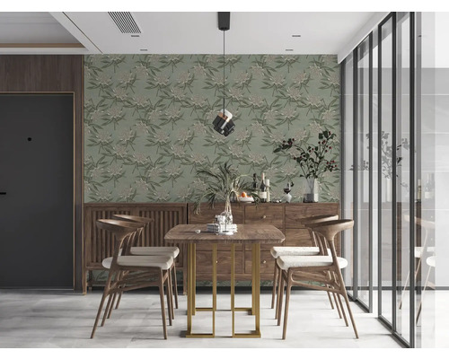 Eetkamer met eettafel, stoelen, dressoir en bloemenbehang