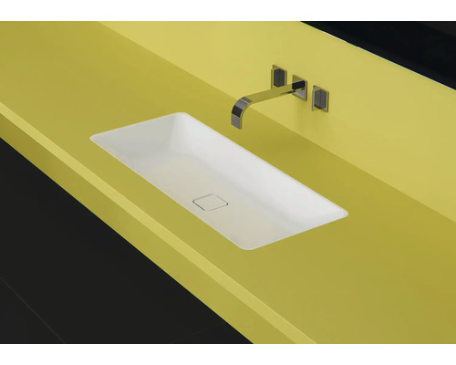 Opzetwastafel op wastafelblad met kraan