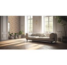 Woonkamer met bank, planten en behang met bladmotief
