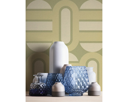 Decoratieve vazen op een oppervlak voor een patroonbehang