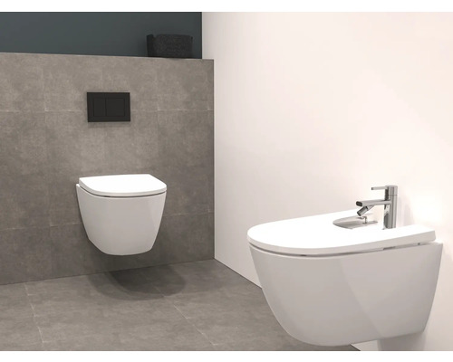 Moderne badkamer met wandcloset en bidet