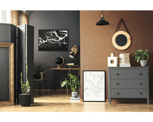 Decoratieve woonkamer met dressoir, tafel en kamerplanten