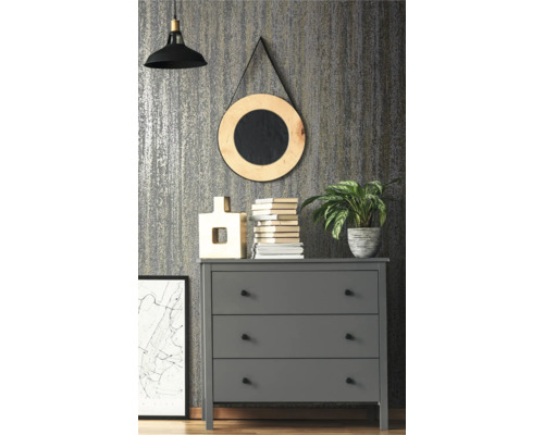 Scene met ladekast, spiegel en decoratie