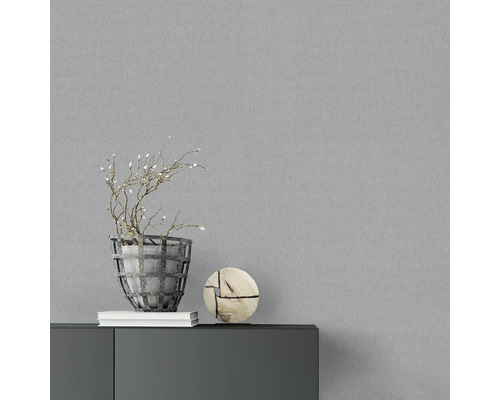 Behang met textieluitstraling op een woonkamermuur