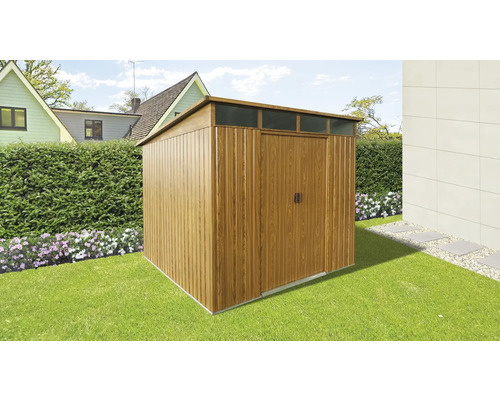 Houten tuinhuis met plat dak in de tuin