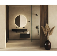 Moderne badkamer met ronde spiegel, wastafelonderkast en douche