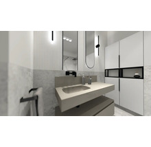 Badkamer met wastafel, spiegel en opbergruimte