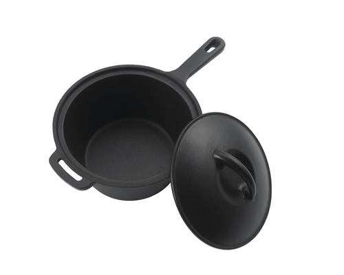 Zwarte gietijzeren braadpan met deksel