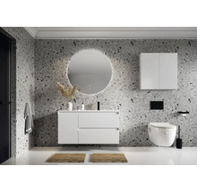 Moderne badkamer met wastafel, spiegelkast, ronde spiegel met verlichting en wandcloset.