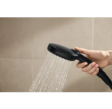 Handdouche met stromend water in de hand