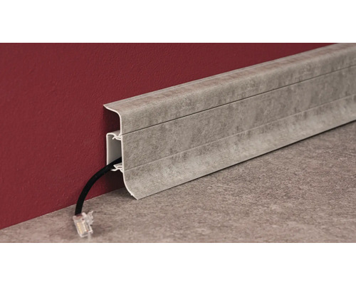 Plint met kabelkanaal voor wandmontage