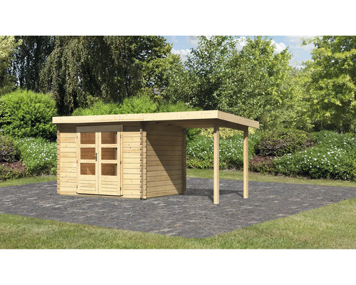 Houten tuinhuis met overkapping in de tuin