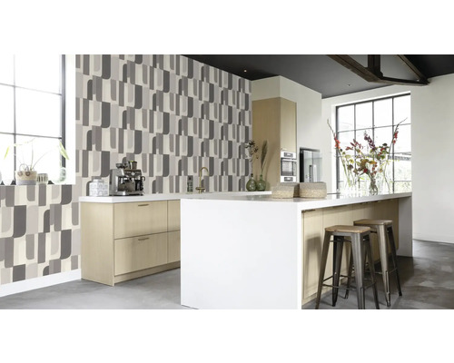 Moderne keuken met geometrisch behang in grijs- en beigetinten