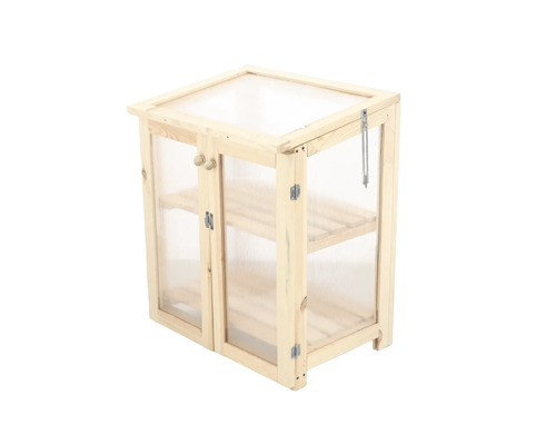 Kleine houten kas met twee planken en transparante wanden.